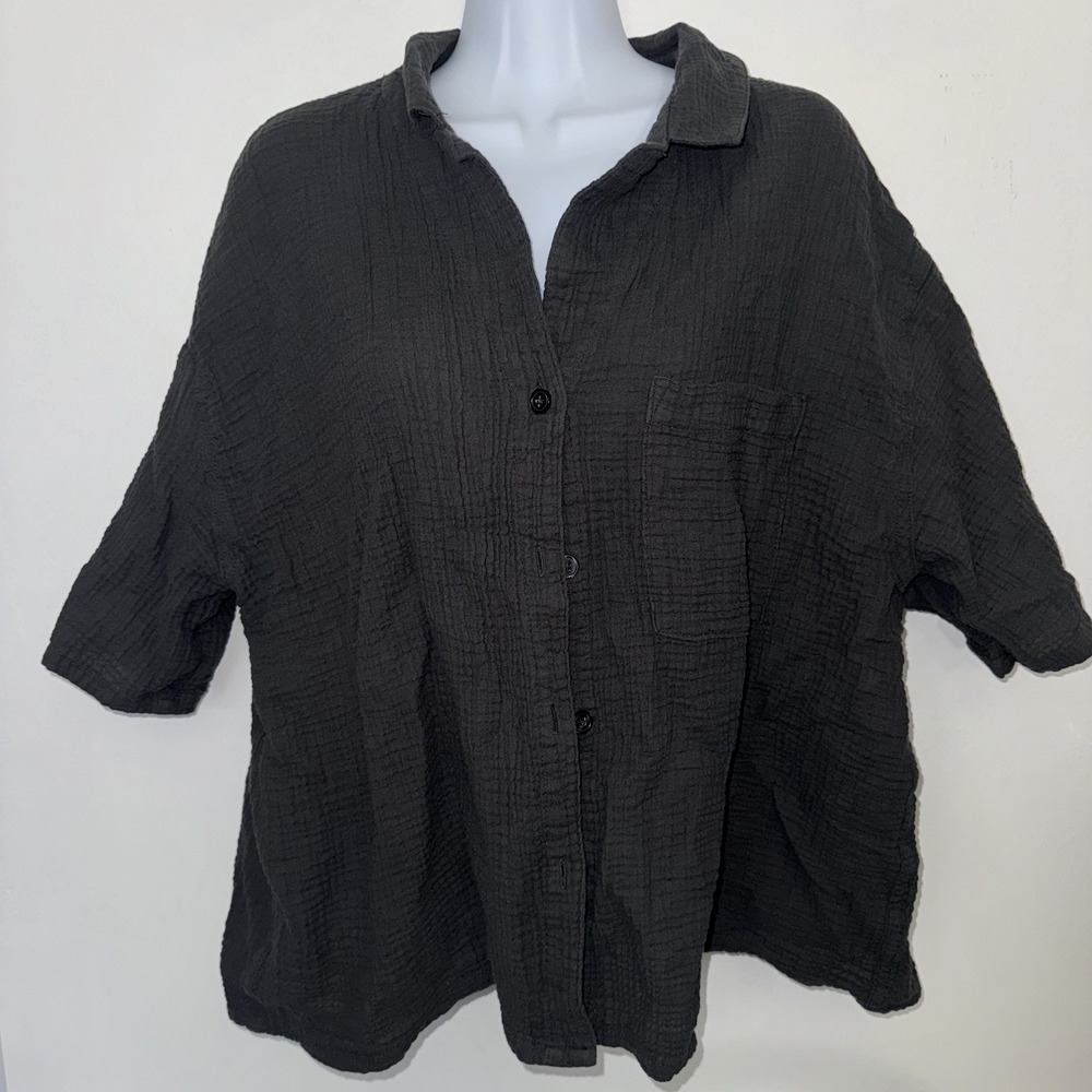 Dark Grey Stars Above Button Down Short Sleeve Size L